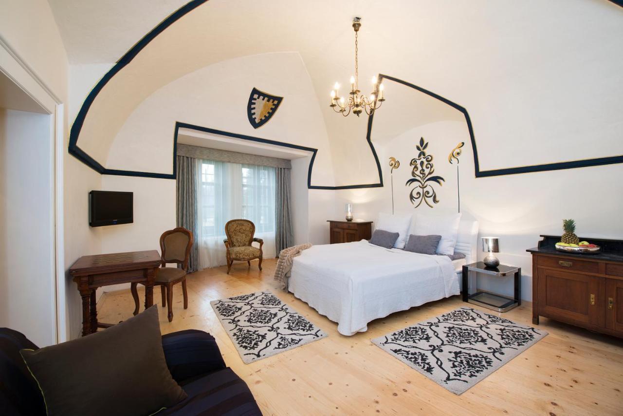 Chateau Grandcastle Liptovský Hrádok Rum bild