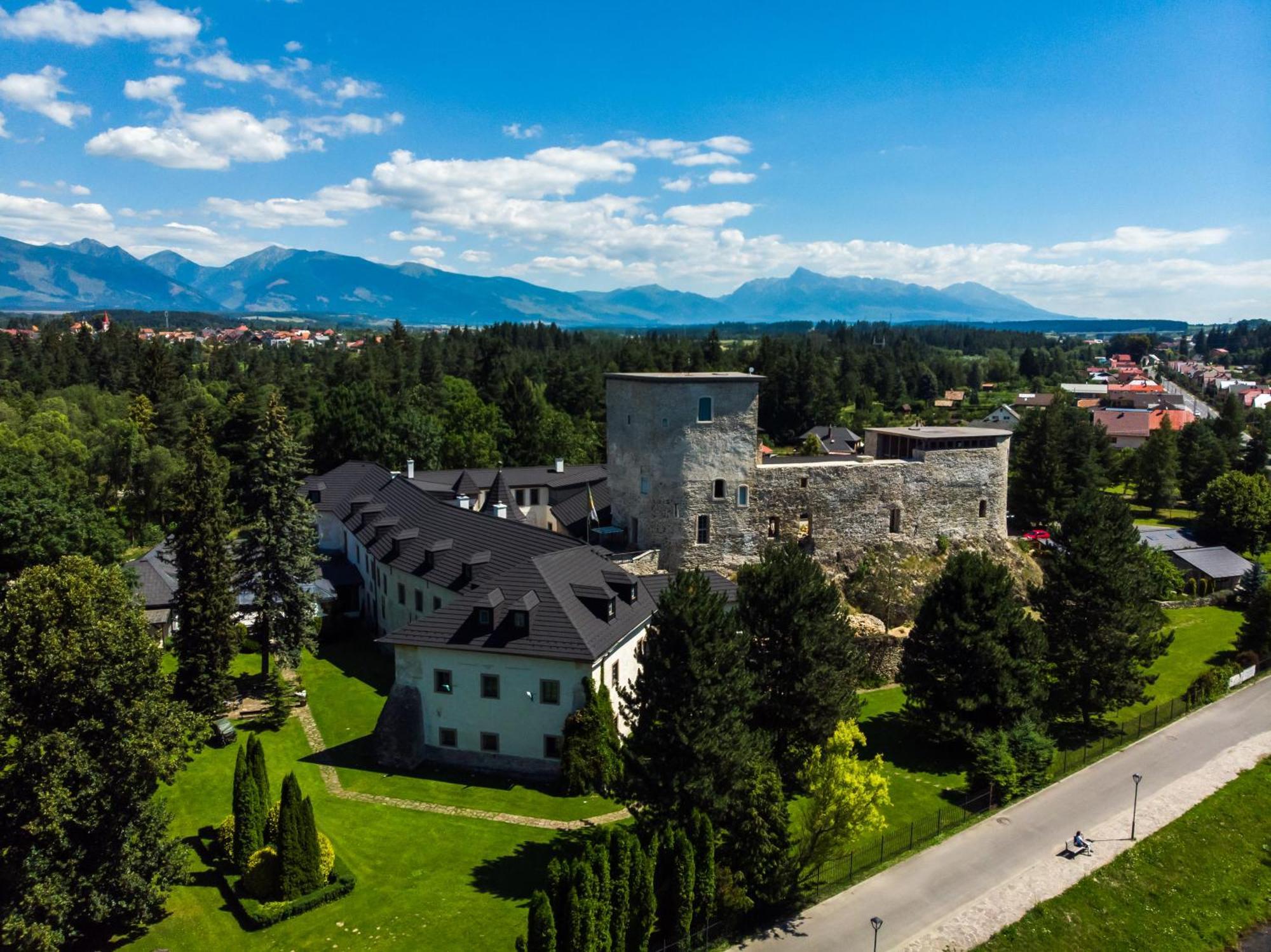Chateau Grandcastle Liptovský Hrádok Exteriör bild